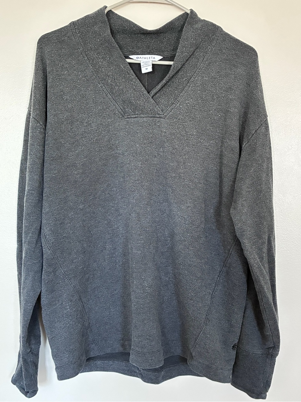 Athleta Women’s Clarity V-Neck Pullover, Size M